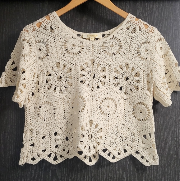 Rebellion Cream Crochet Crop Top - Picture 4 of 11